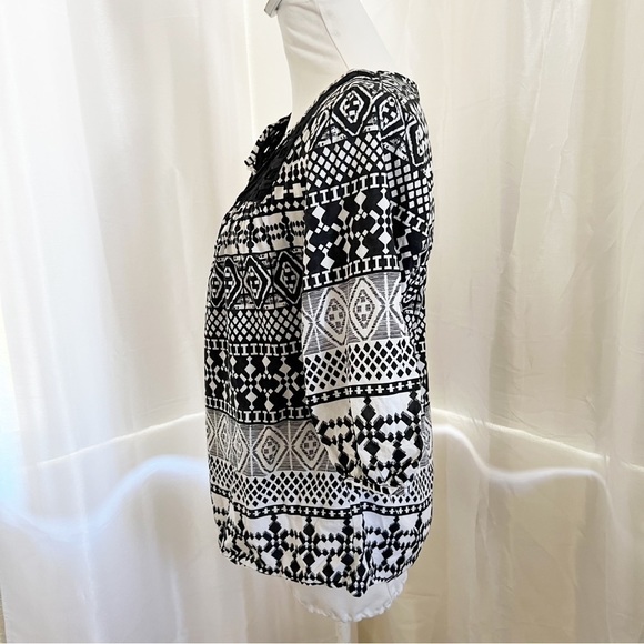 Mossimo black and white blouse Size Small - Picture 2 of 7